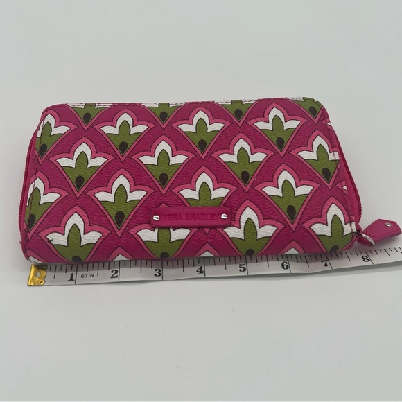 Vera Bradley Zip-Around Wallet – Pink & Green Geometric Pattern – RFID Large - Picture 5 of 6